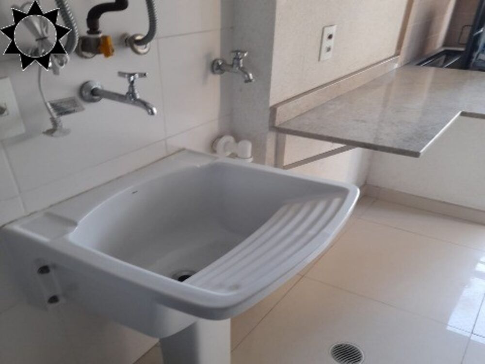 Apartamento à venda com 2 quartos, 62m² - Foto 3