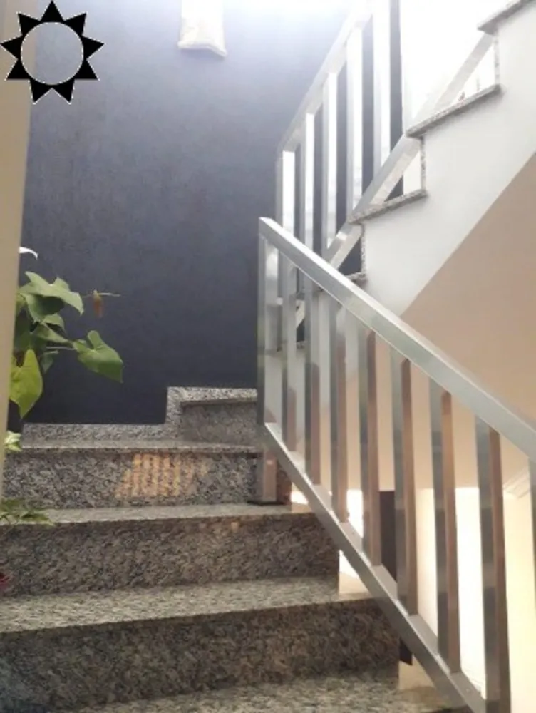 Casa, 4 quartos, 240 m² - Foto 1