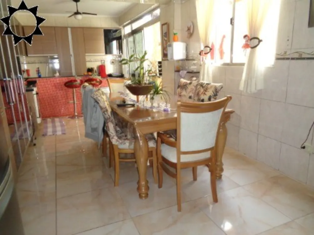 Casa, 3 quartos, 132 m² - Foto 1