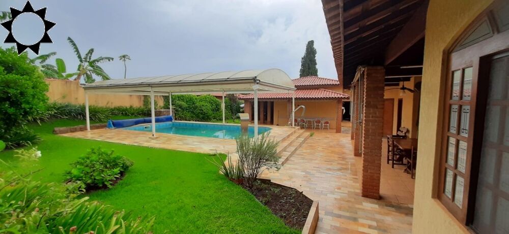 Chácara à venda com 3 quartos, 280m² - Foto 1