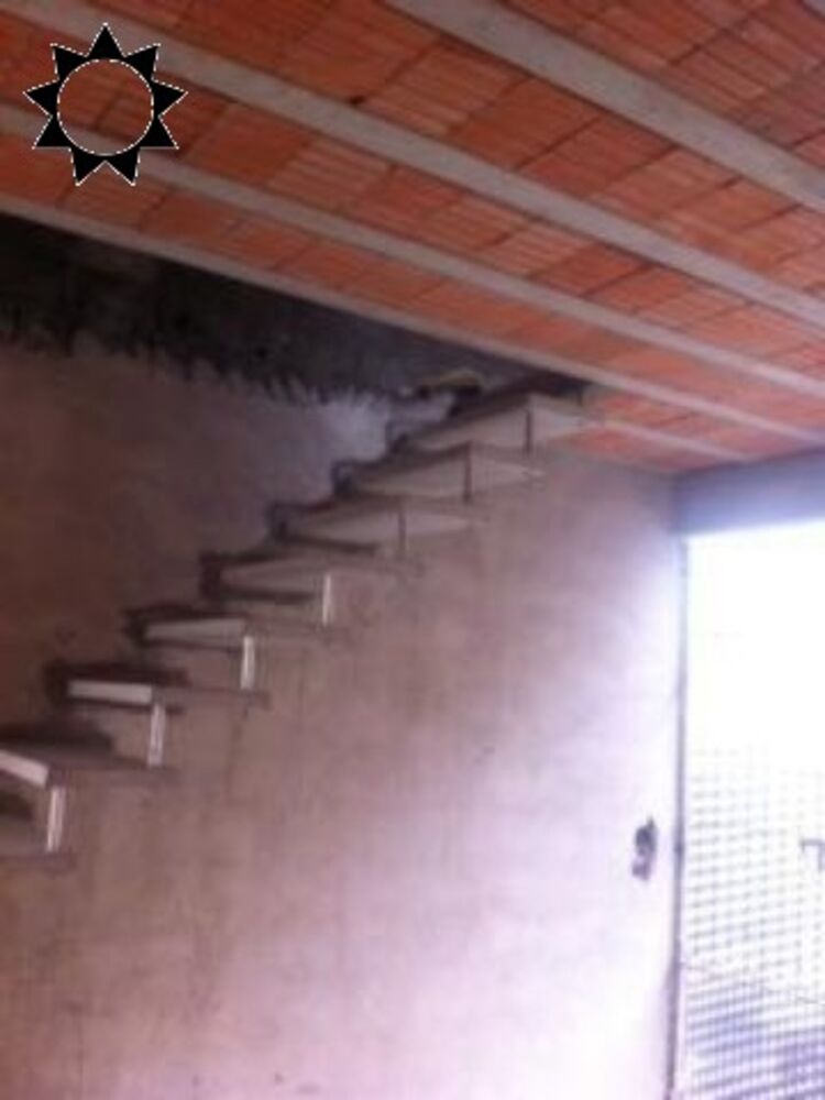 Casa à venda com 2 quartos, 130m² - Foto 2