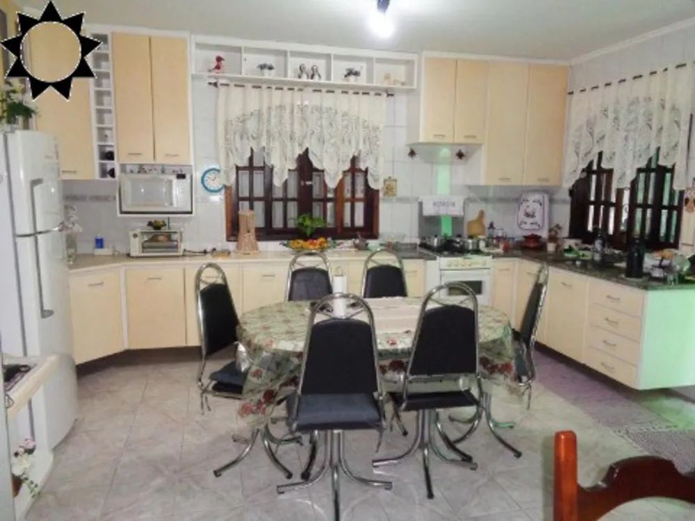 Casa, 3 quartos, 241 m² - Foto 5