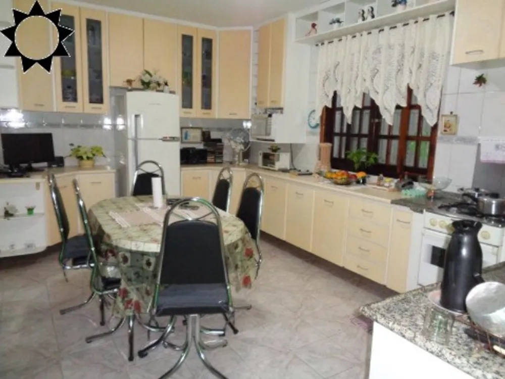 Casa, 3 quartos, 241 m² - Foto 6