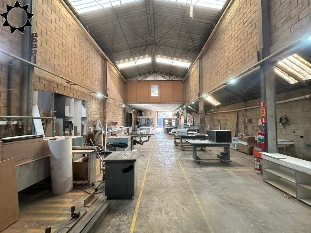 Depósito-Galpão-Armazém à venda, 600m² - Foto 1