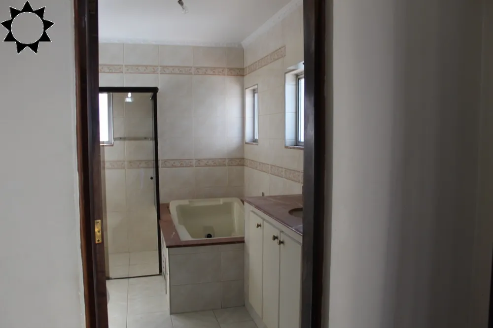 Casa, 4 quartos, 245 m² - Foto 9