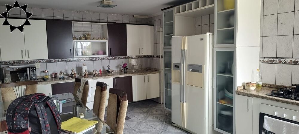 Casa à venda com 4 quartos, 230m² - Foto 7