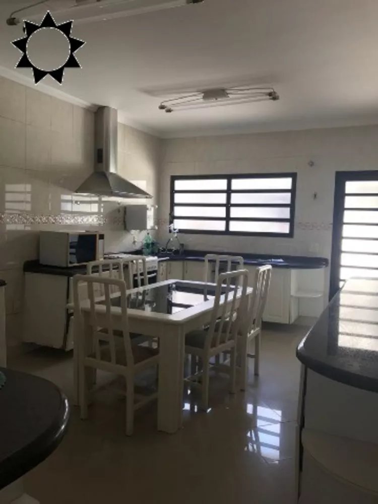 Casa à venda com 3 quartos, 121m² - Foto 4