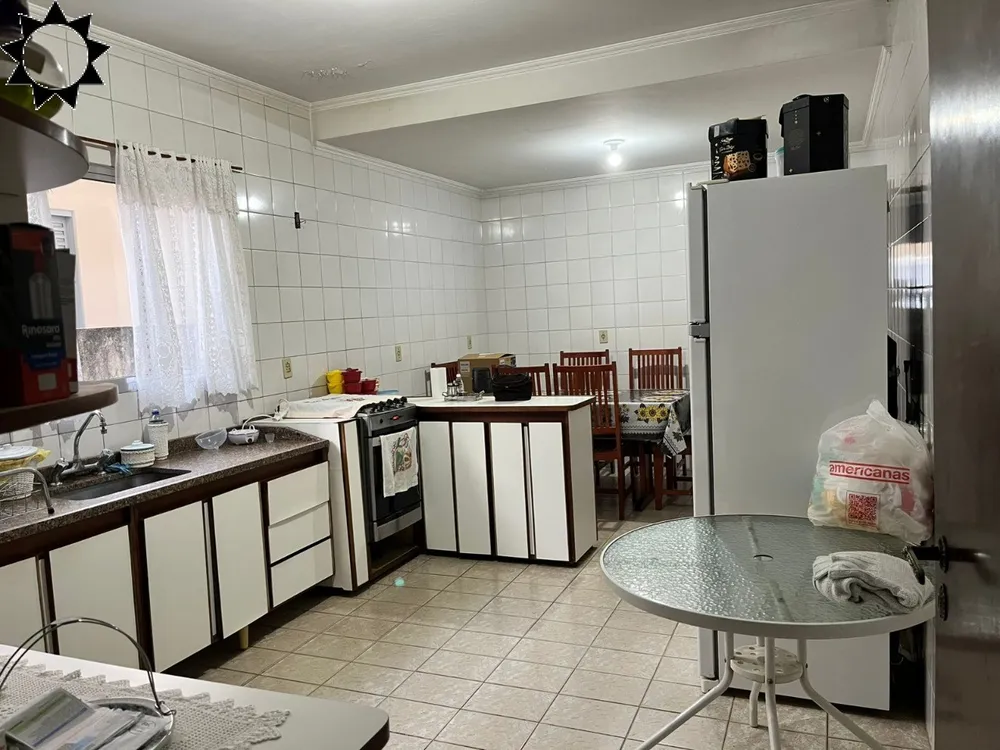 Casa, 4 quartos, 184 m² - Foto 1