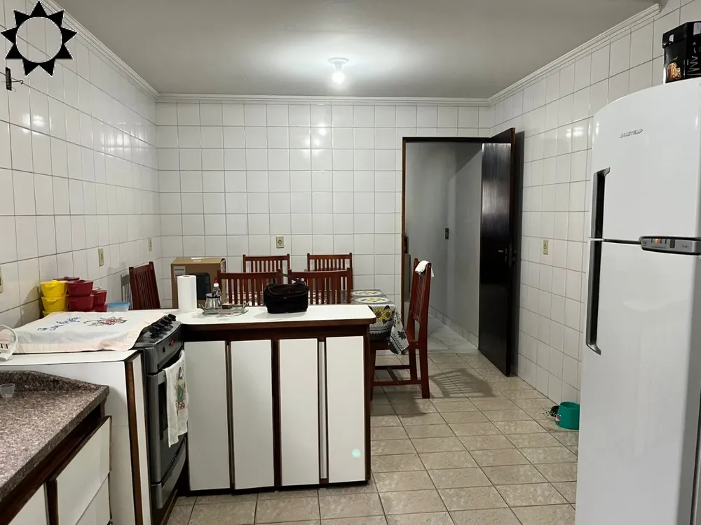 Casa, 4 quartos, 184 m² - Foto 2