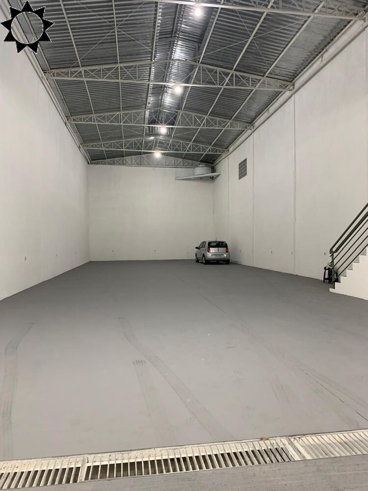 Depósito-Galpão-Armazém para alugar, 700m² - Foto 2