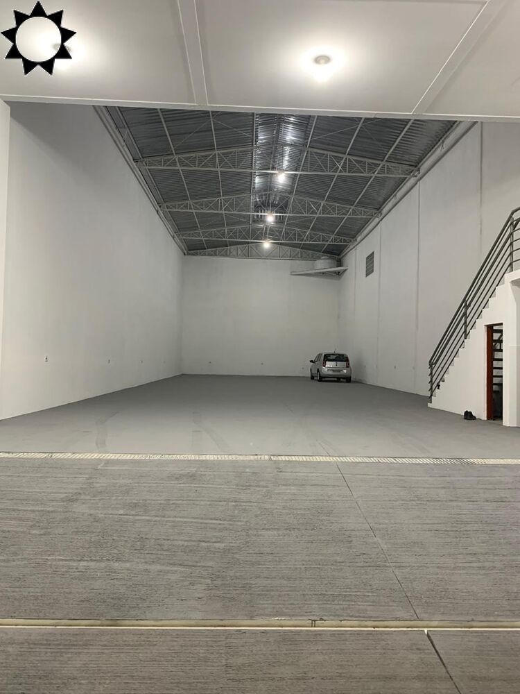 Depósito-Galpão-Armazém para alugar, 700m² - Foto 1
