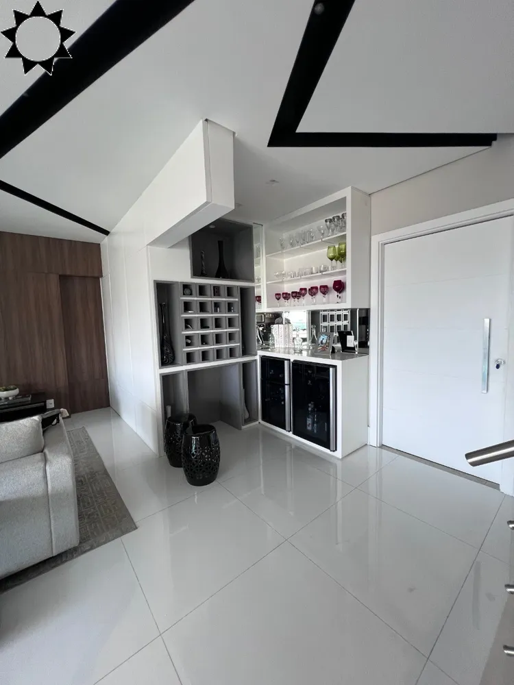 Cobertura, 3 quartos, 243 m² - Foto 4