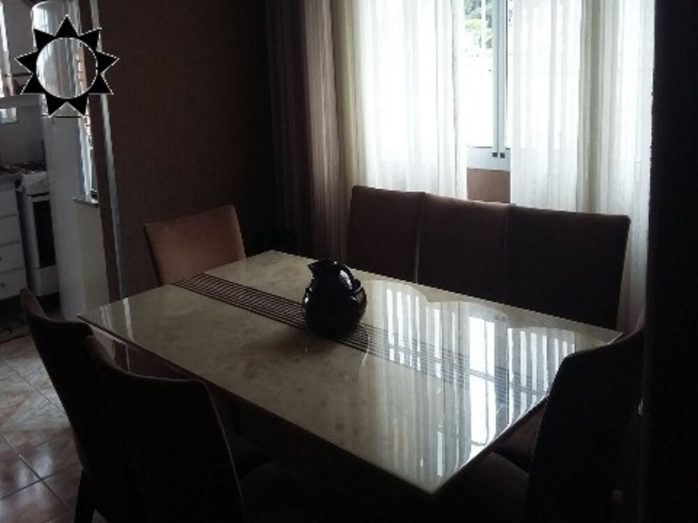 Casa à venda com 4 quartos, 210m² - Foto 4