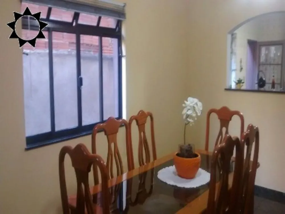 Casa, 4 quartos, 210 m² - Foto 1