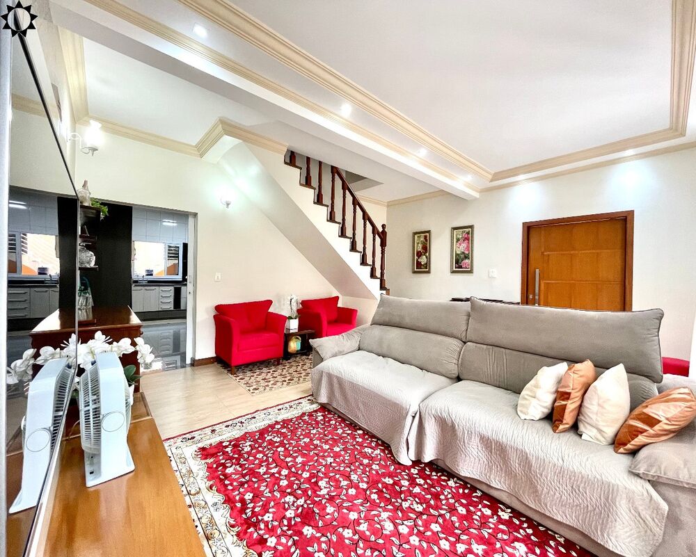 Casa, 4 quartos, 217 m² - Foto 1