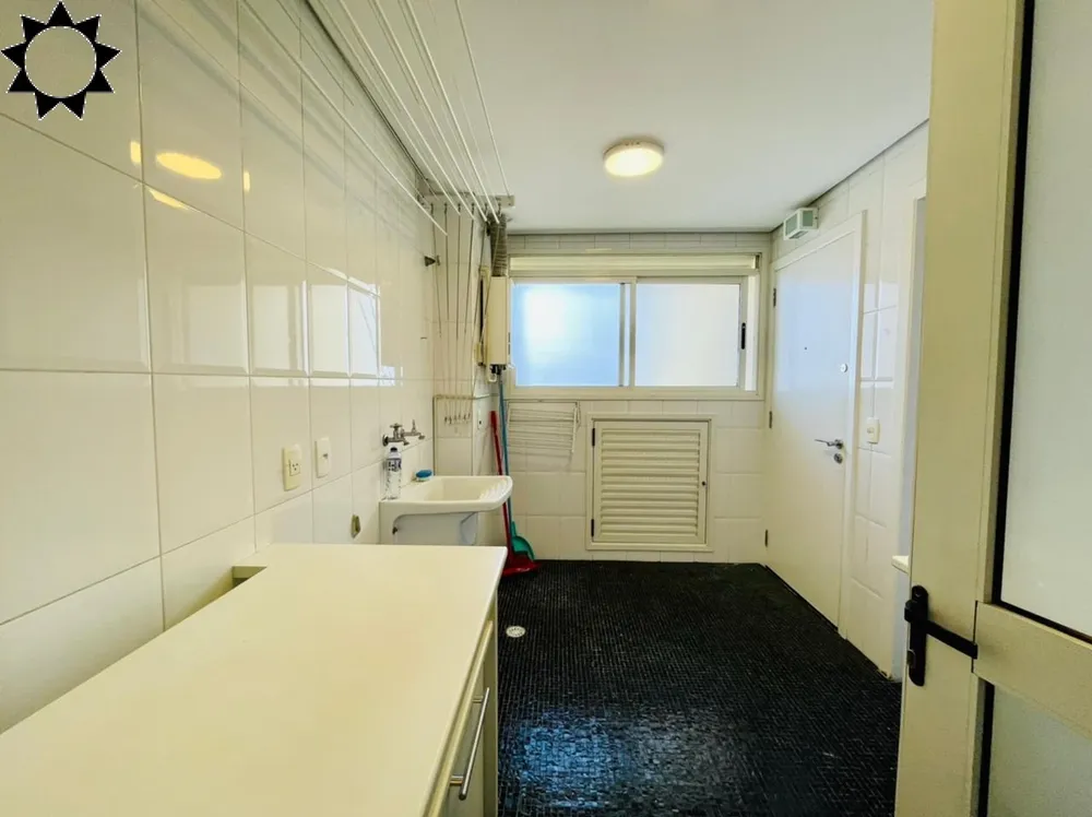 Apartamento, 3 quartos, 215 m² - Foto 2