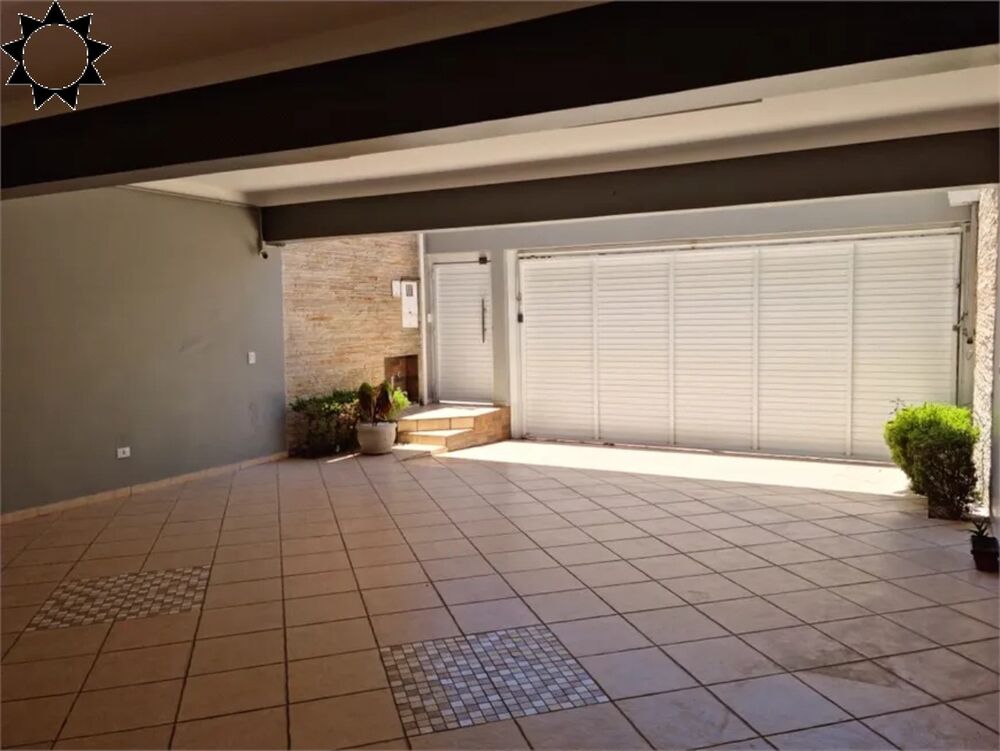 Casa, 3 quartos, 203 m² - Foto 1