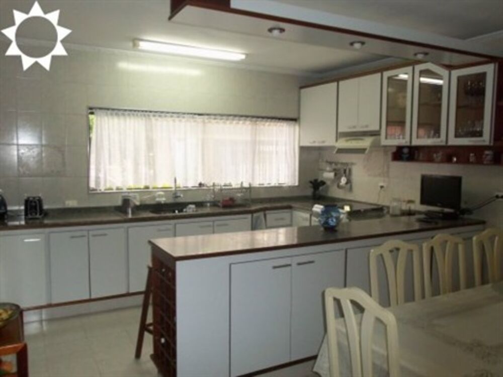 Casa, 3 quartos, 230 m² - Foto 1