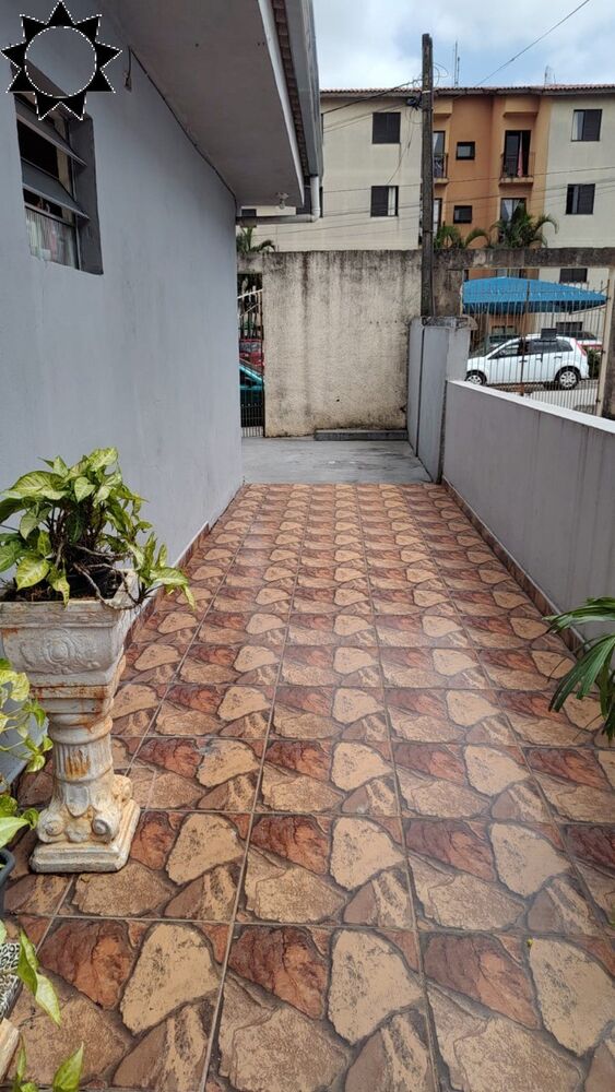 Casa à venda com 6 quartos, 184m² - Foto 7