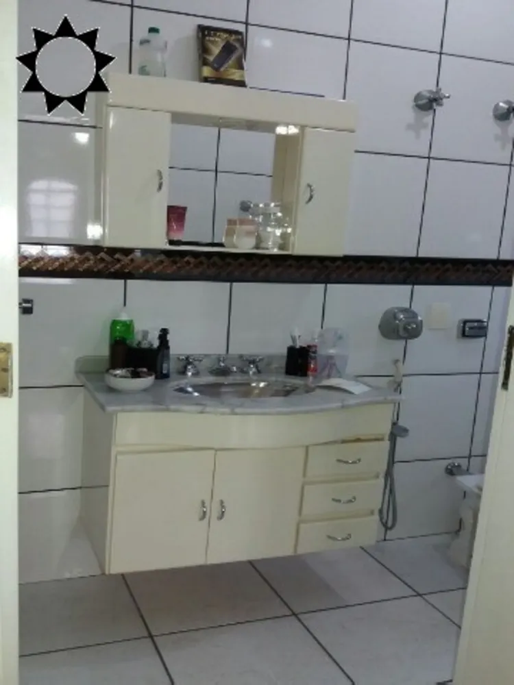 Casa, 3 quartos, 193 m² - Foto 2