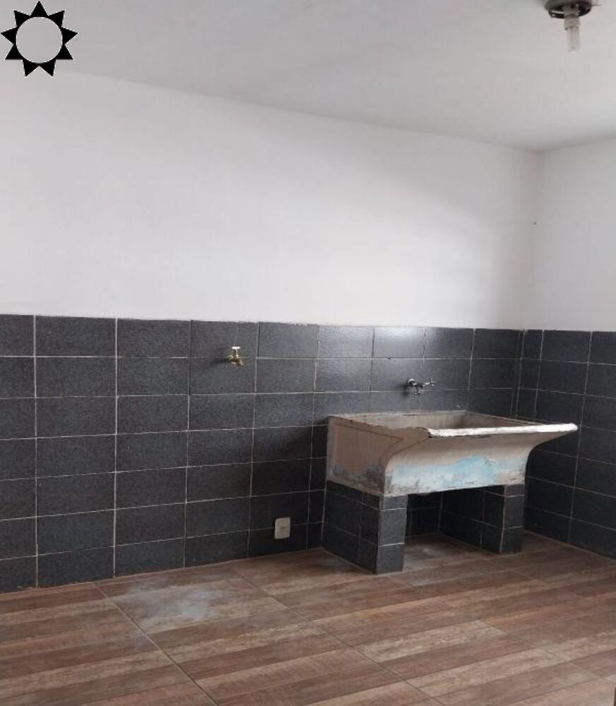 Casa à venda com 2 quartos, 80m² - Foto 5