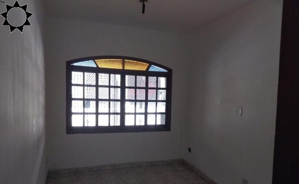 Casa à venda com 2 quartos, 80m² - Foto 4