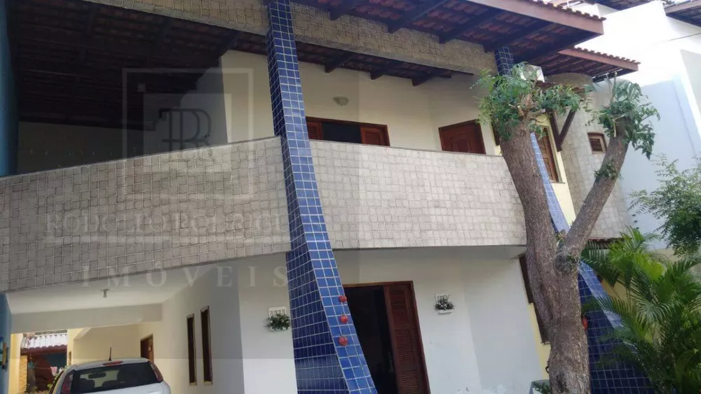 Casa à venda com 4 quartos, 250m² - Foto 1