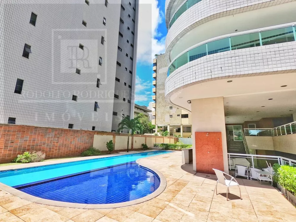 Apartamento à venda com 4 quartos, 260m² - Foto 2