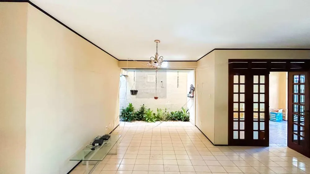Casa, 3 quartos, 263 m² - Foto 2