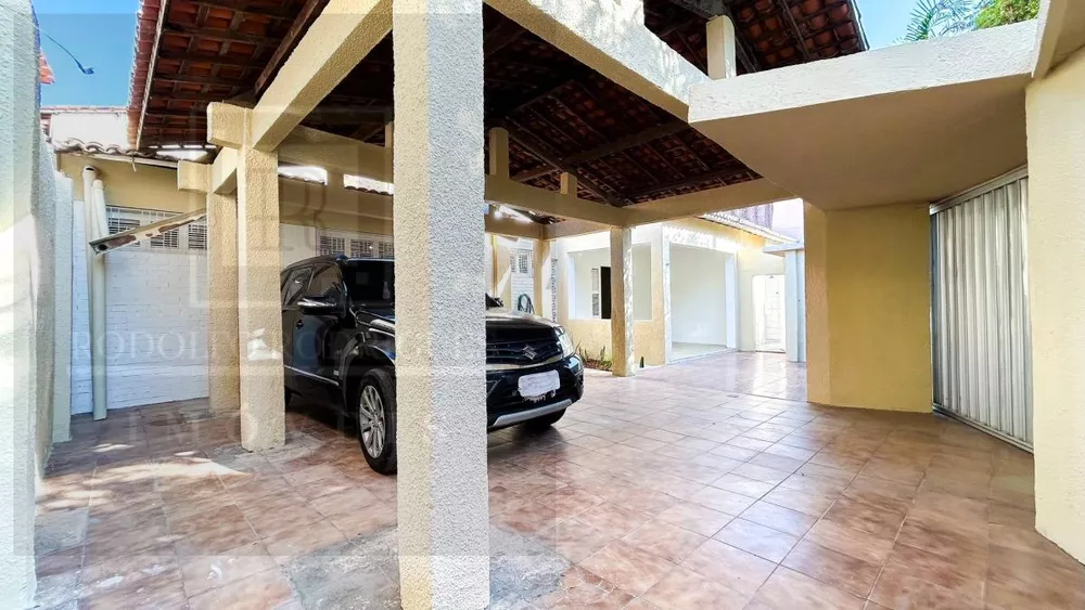 Casa à venda com 3 quartos, 210m² - Foto 4