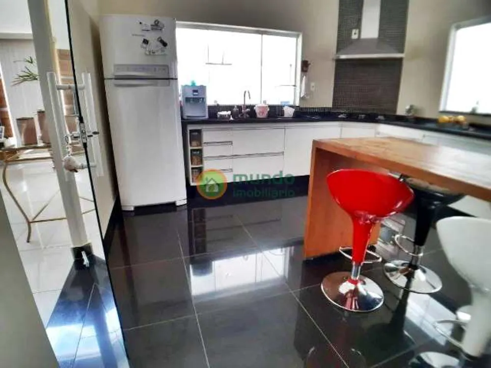 Sobrado, 3 quartos, 247 m² - Foto 4