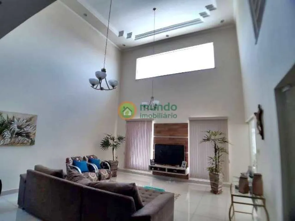 Sobrado, 3 quartos, 247 m² - Foto 1