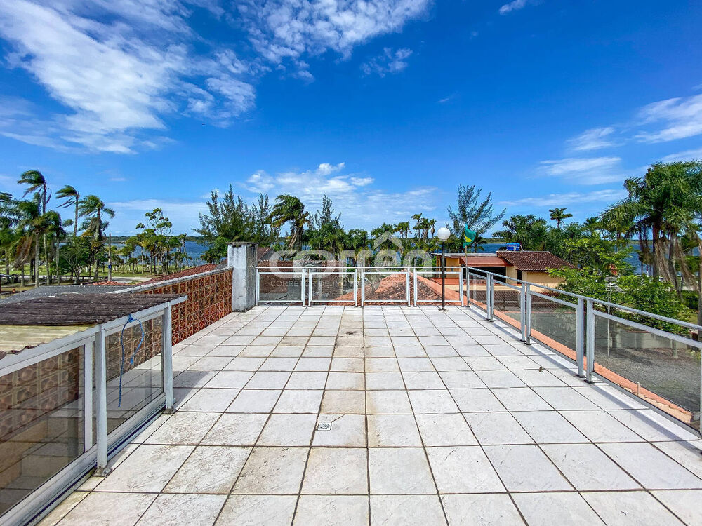 Casa à venda com 2 quartos, 320m² - Foto 2