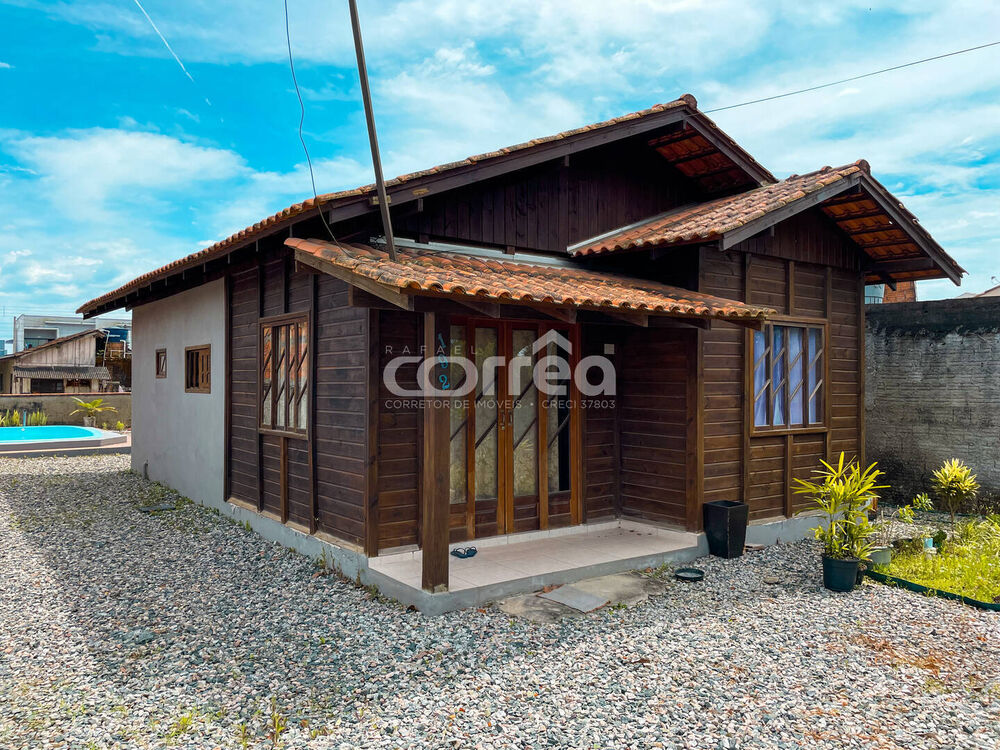 Casa à venda com 3 quartos, 110m² - Foto 1