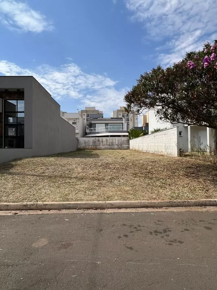 Loteamento e Condomínio, 250 m² - Foto 1