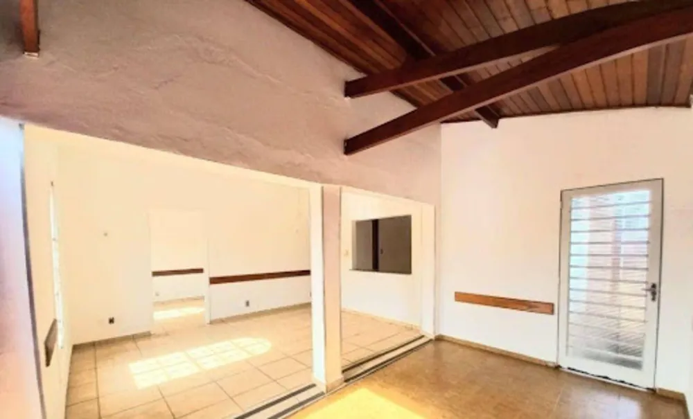 Casa, 5 quartos, 135 m² - Foto 2