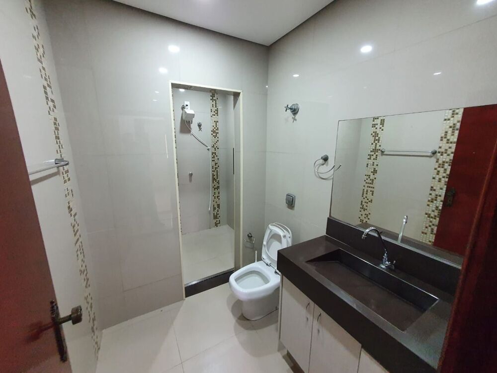 Casa à venda com 2 quartos, 198m² - Foto 1