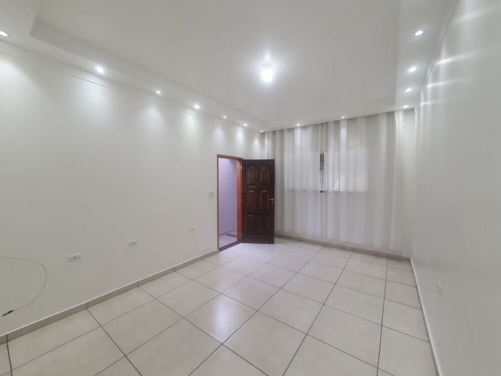 Casa à venda com 2 quartos, 100m² - Foto 2