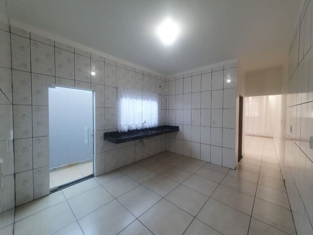 Casa à venda com 2 quartos, 100m² - Foto 4
