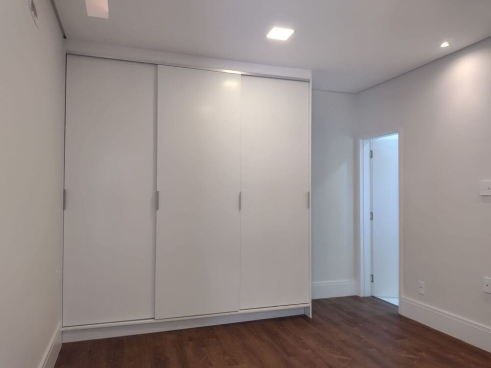 Casa de Condomínio à venda com 3 quartos, 245m² - Foto 3