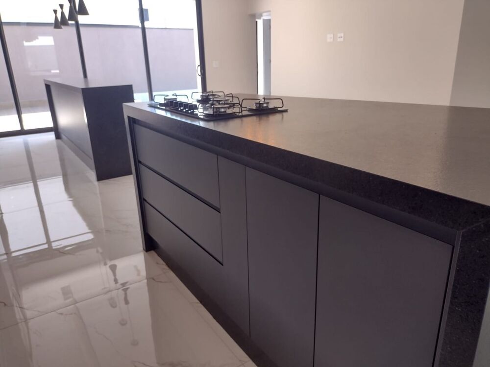 Casa de Condomínio à venda com 3 quartos, 245m² - Foto 1