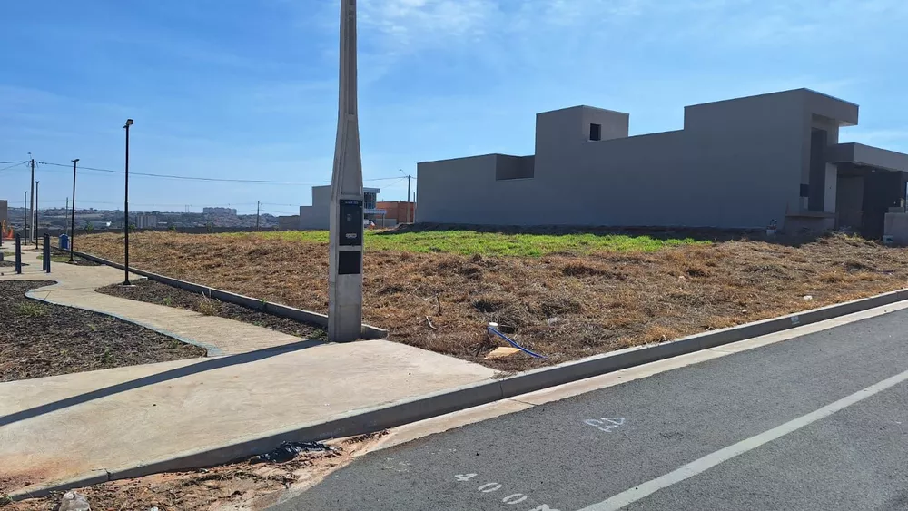 Loteamento e Condomínio, 300 m² - Foto 1