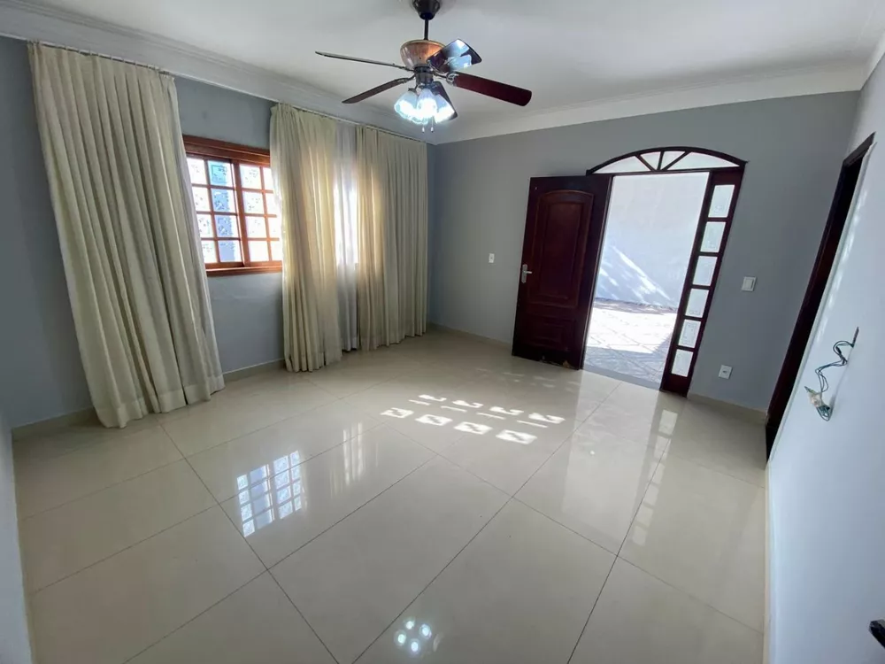 Casa, 3 quartos, 170 m² - Foto 2