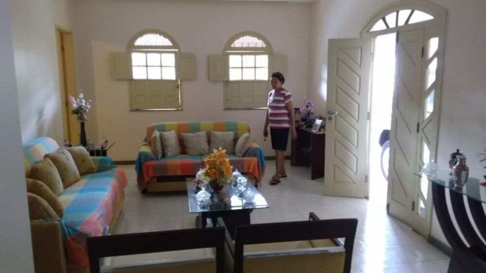 Casa à venda com 5 quartos, 220m² - Foto 2