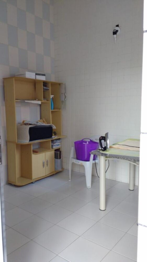 Casa à venda com 5 quartos, 220m² - Foto 3