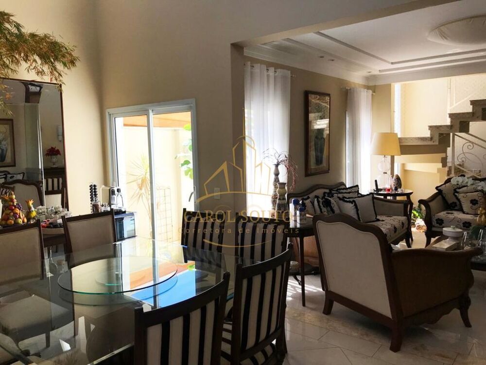 Sobrado à venda com 3 quartos, 360m² - Foto 1
