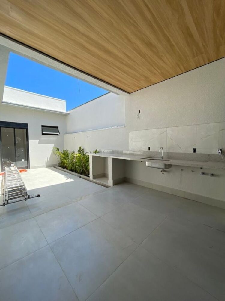 Casa à venda com 3 quartos, 200m² - Foto 2