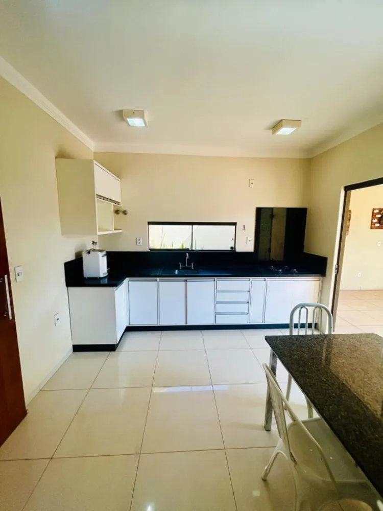 Casa, 1 quarto, 200 m² - Foto 3