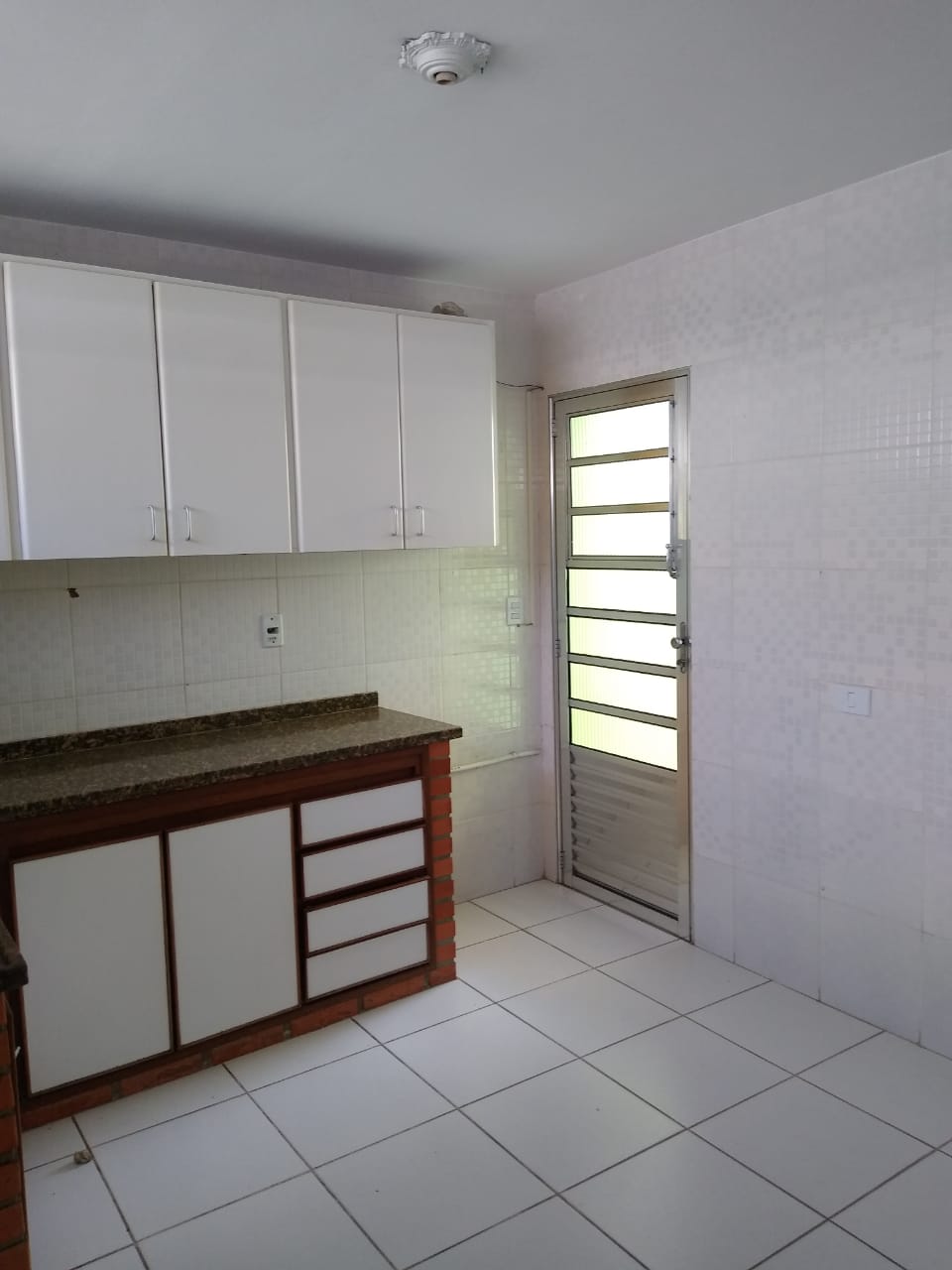 Casa à venda com 3 quartos, 111m² - Foto 3