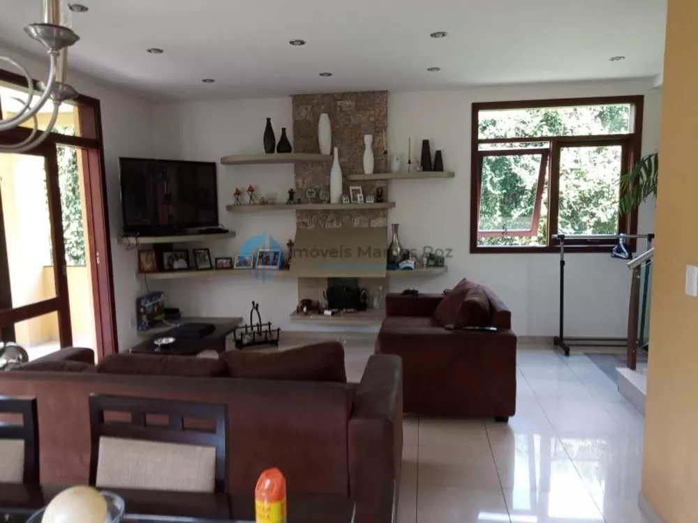 Casa à venda com 3 quartos, 253m² - Foto 3